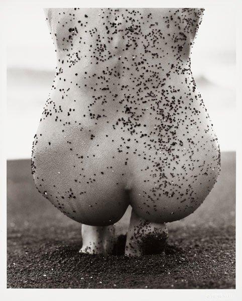 Herb Ritts, "Female Nude with Black Sand", Hawaii 1989.