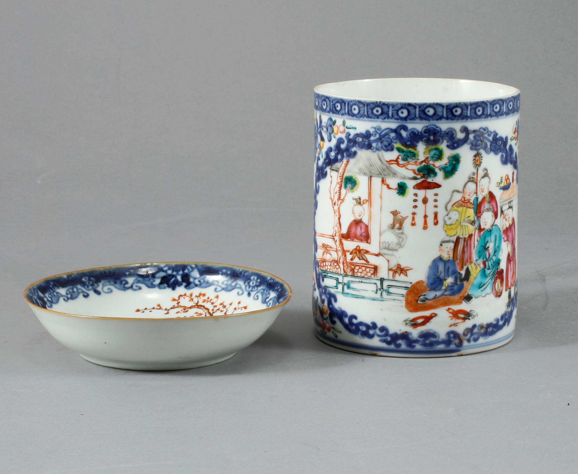 MUGG samt UNDERFAT, porslin, Kina, 1700-tal.