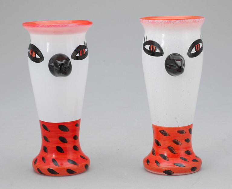 VASER, 2 st, glas, Ulrica Hydman Vallien. 1900-talets senare del.