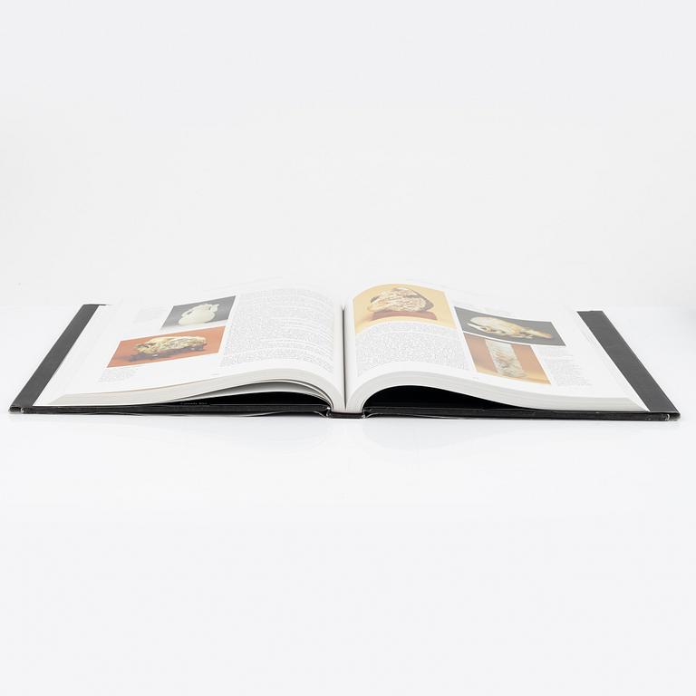 Five books about the topic chinese jades.