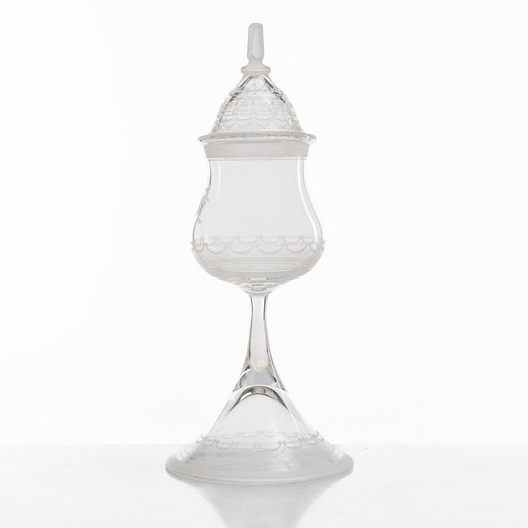 Simon Gate, An "Aurora" lidded glass cup, Orrefors, 1976.