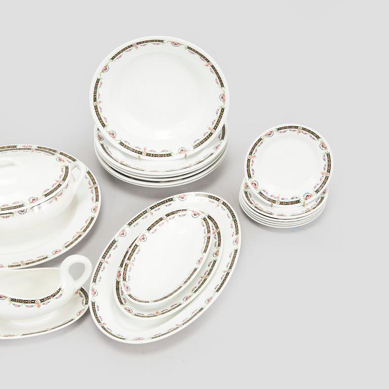 Arabia, Dinner Set, 31 pieces, early 20th century.