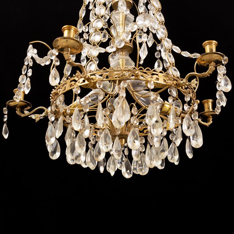 A 20th century gustavian-style chandelier.