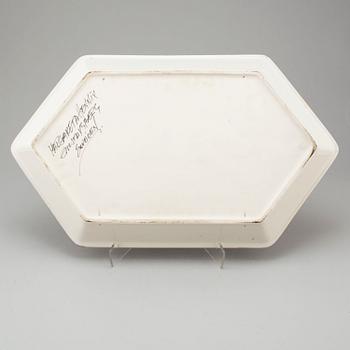 MARGARETA HENNIX, fat, keramik, Gustavsberg, signerat.