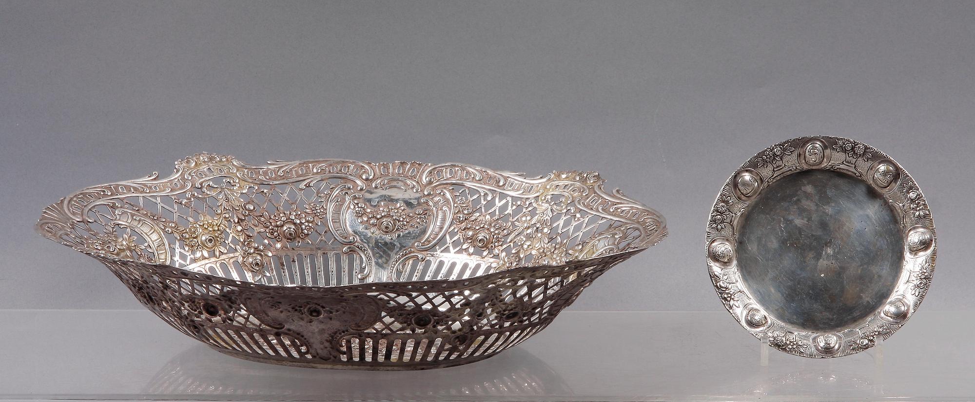 SKÅLFAT samt FAT, silver. Tyskland resp Holland, 1900-talets första hälft.