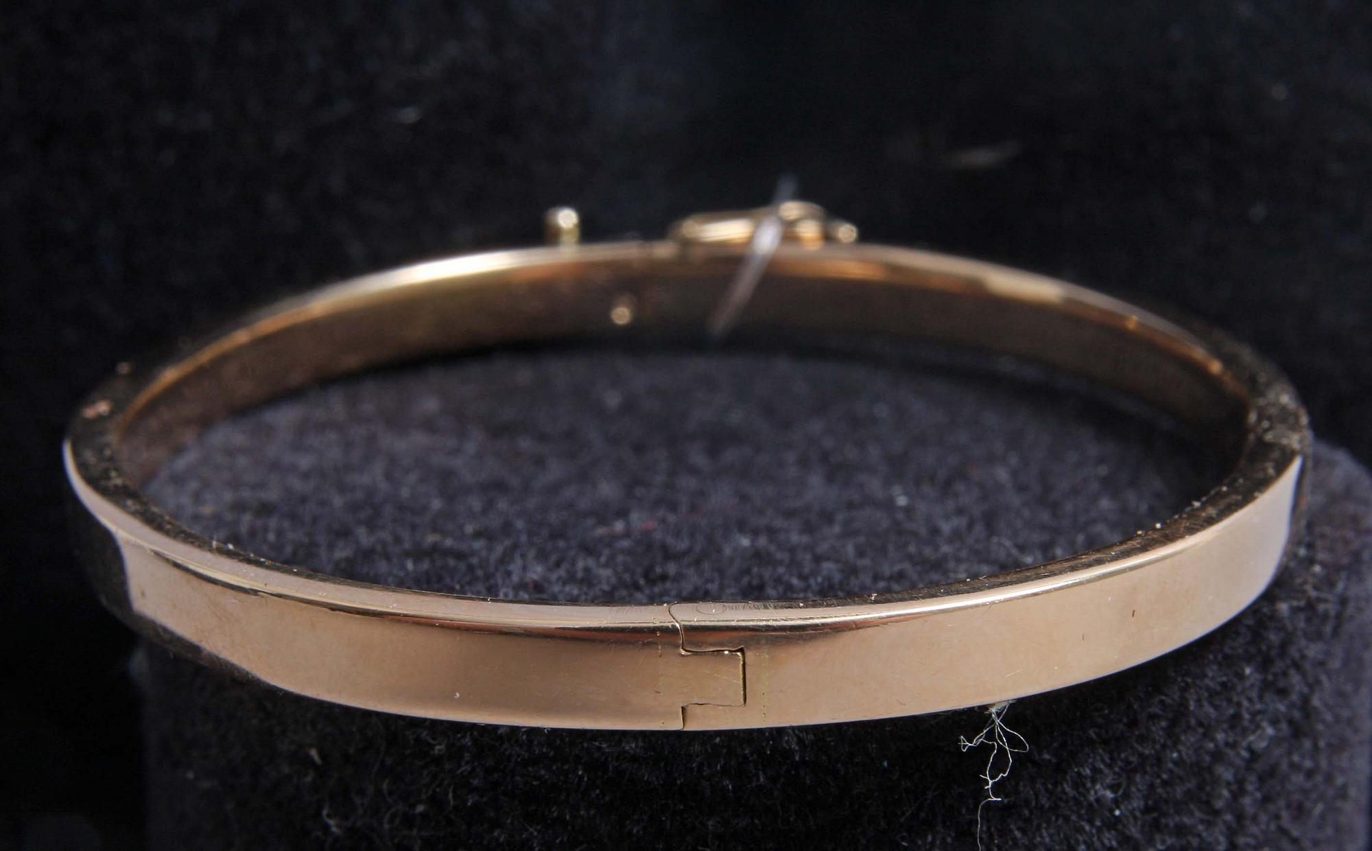 ARMRING, guld 18 K, ca 14 g.