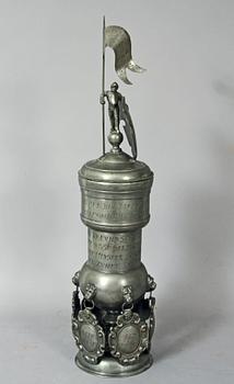 POKAL. Tenn, renässansstil trol. Tyskland 1800-tal.