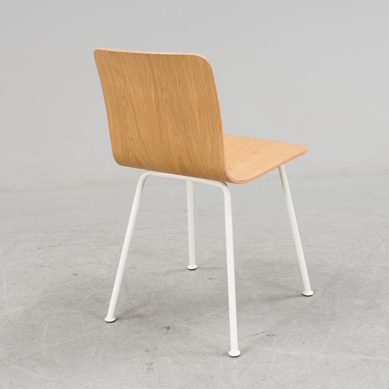 JASPER MORRISSON, a 'Hal Tube' oak chair from Vitra.