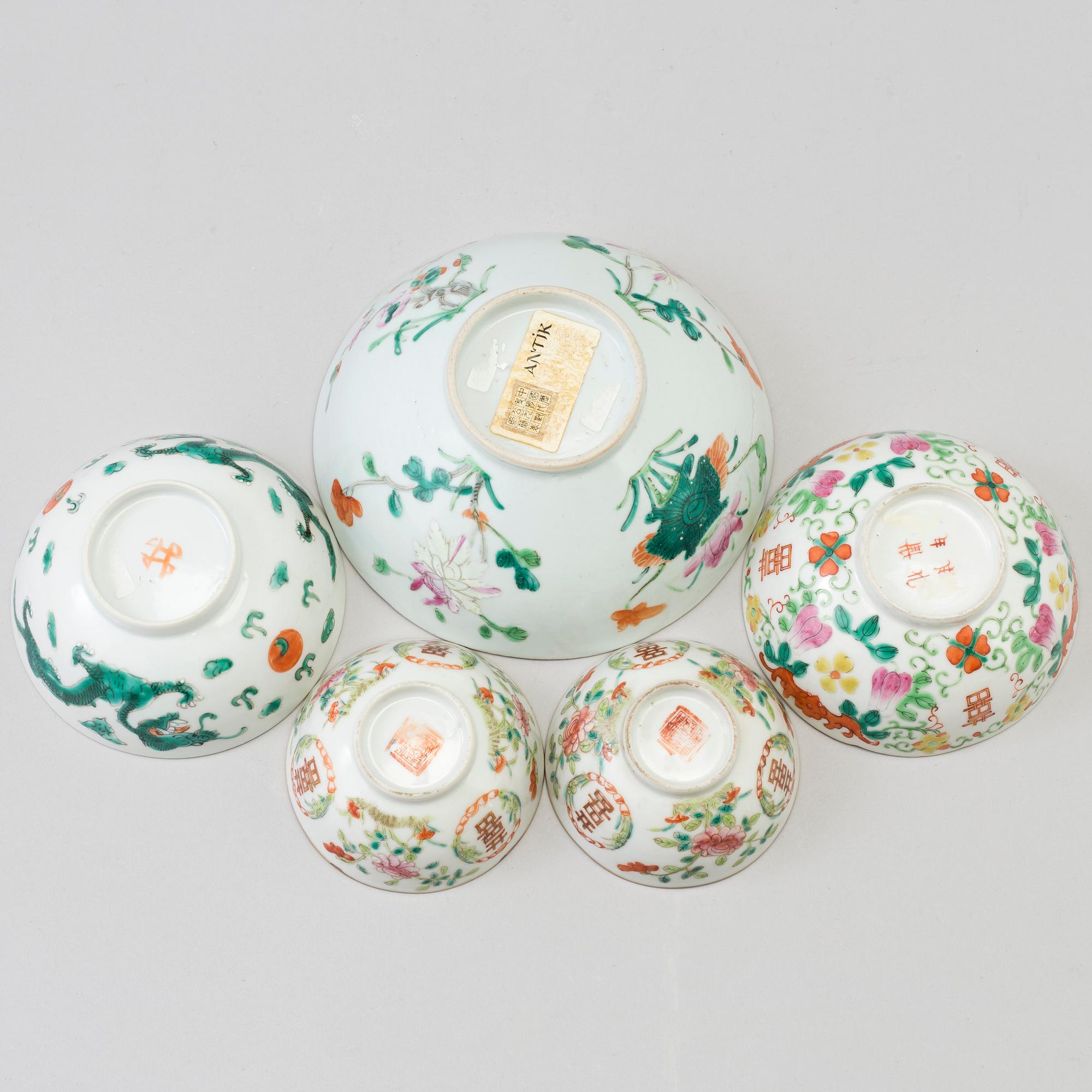 Five famille rose porcelain bowls, late 19th/early 20th century.