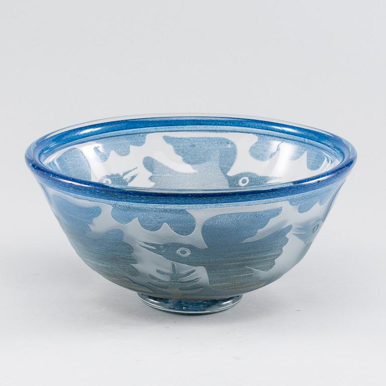 A Bertil Vallien glass bowl, Boda.
