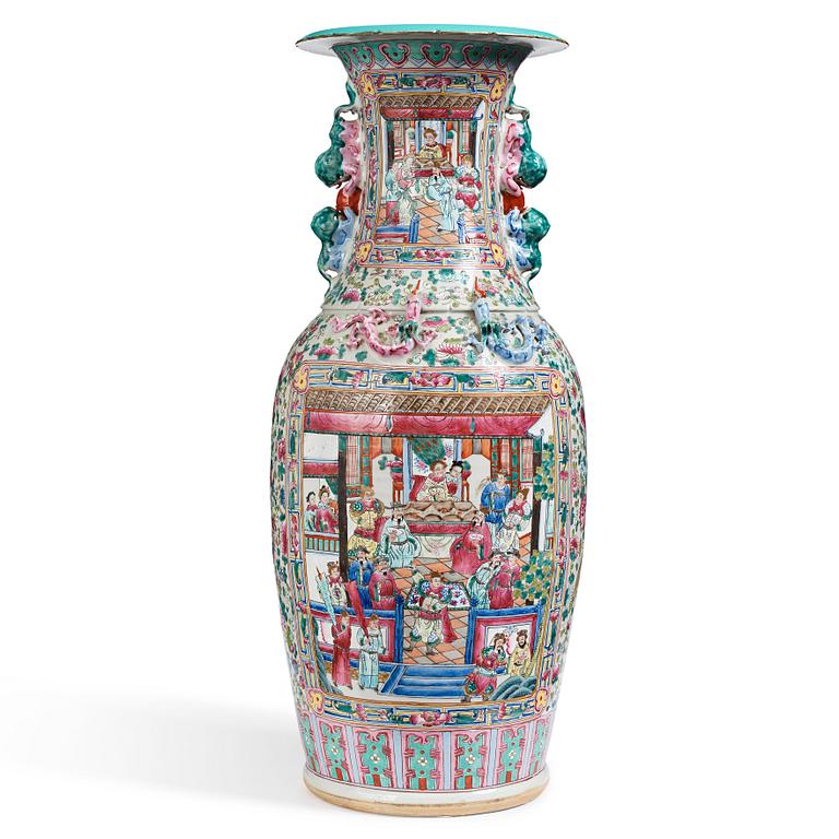 A massive Canton vase, late Qing dynasty.