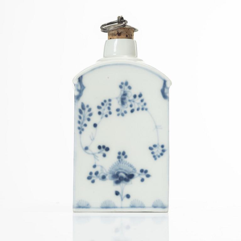 A 'Mussel-pattern' porcelain teacaddy, probably Germany,19th century.