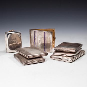 CIGARETTETUIER, 7 st, silver, bär bl a svenska importstämplar. Tot. vikt ca 817 g.