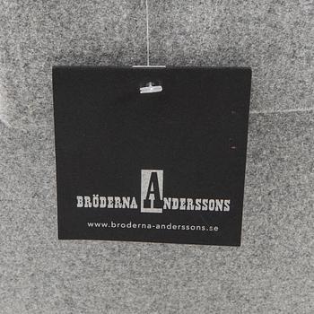 Fåtölj med fotpall "Statys" Bröderna Andersson Riise möbler 2000-tal.