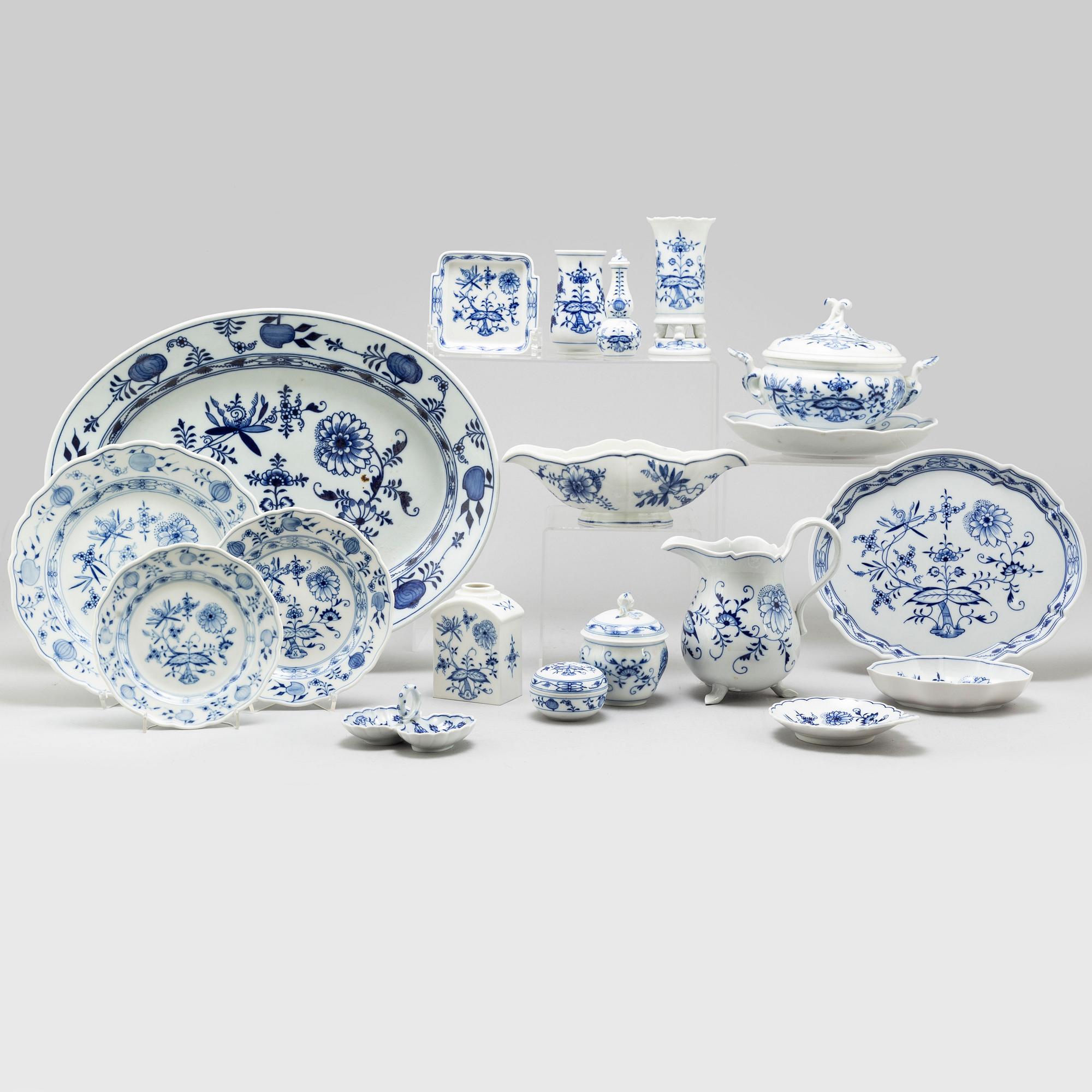 MAT- och KAFFESERVIS, 39 delar, porslin. Tyskland, Meissen, 1900-tal.