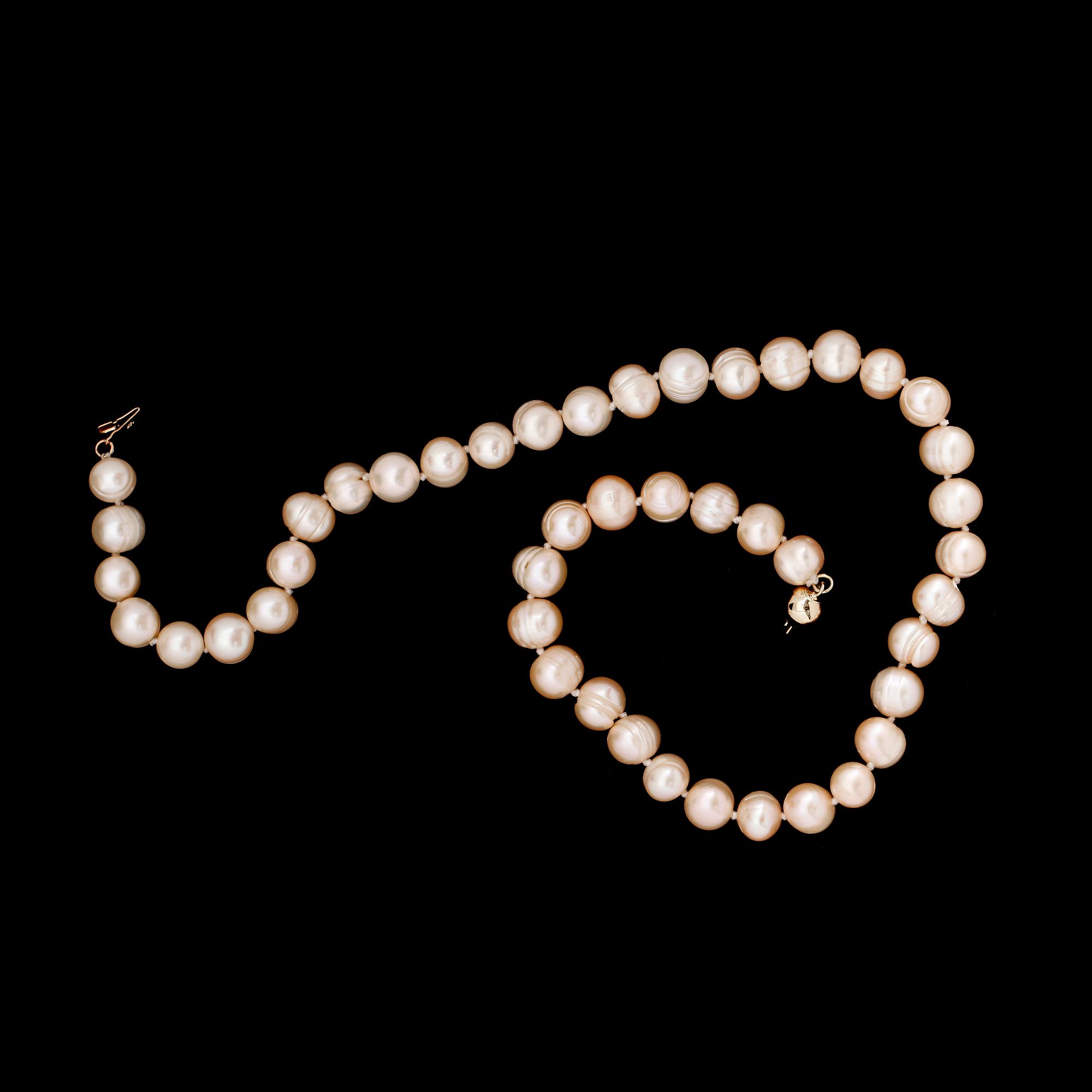 PÄRLCOLLIER, rosatonade odlade sötvattenspärlor, lås 14 k guld.