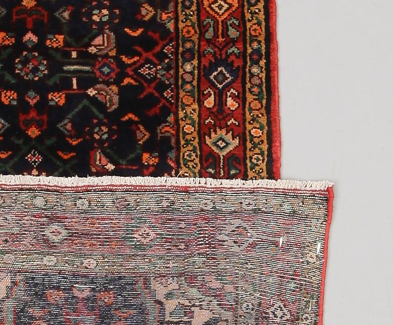 MATTA, Hamadan, ca 345 x 105 cm.