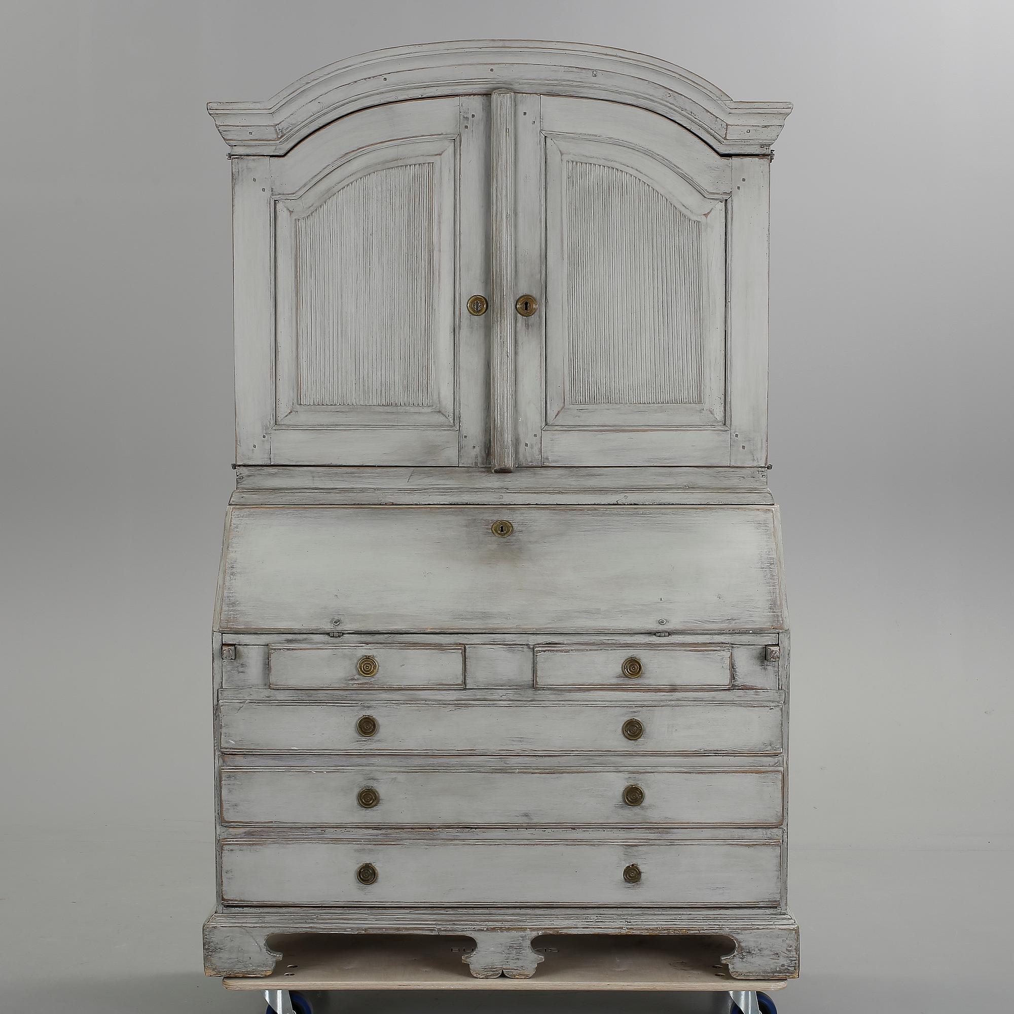 SKÅP, gustaviansk stil. 1800-tal.