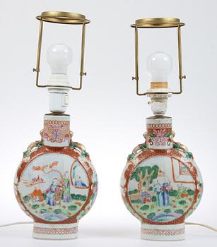 PILGRIMSKRUS, ett par, porslin, Kina, 1800-tal.