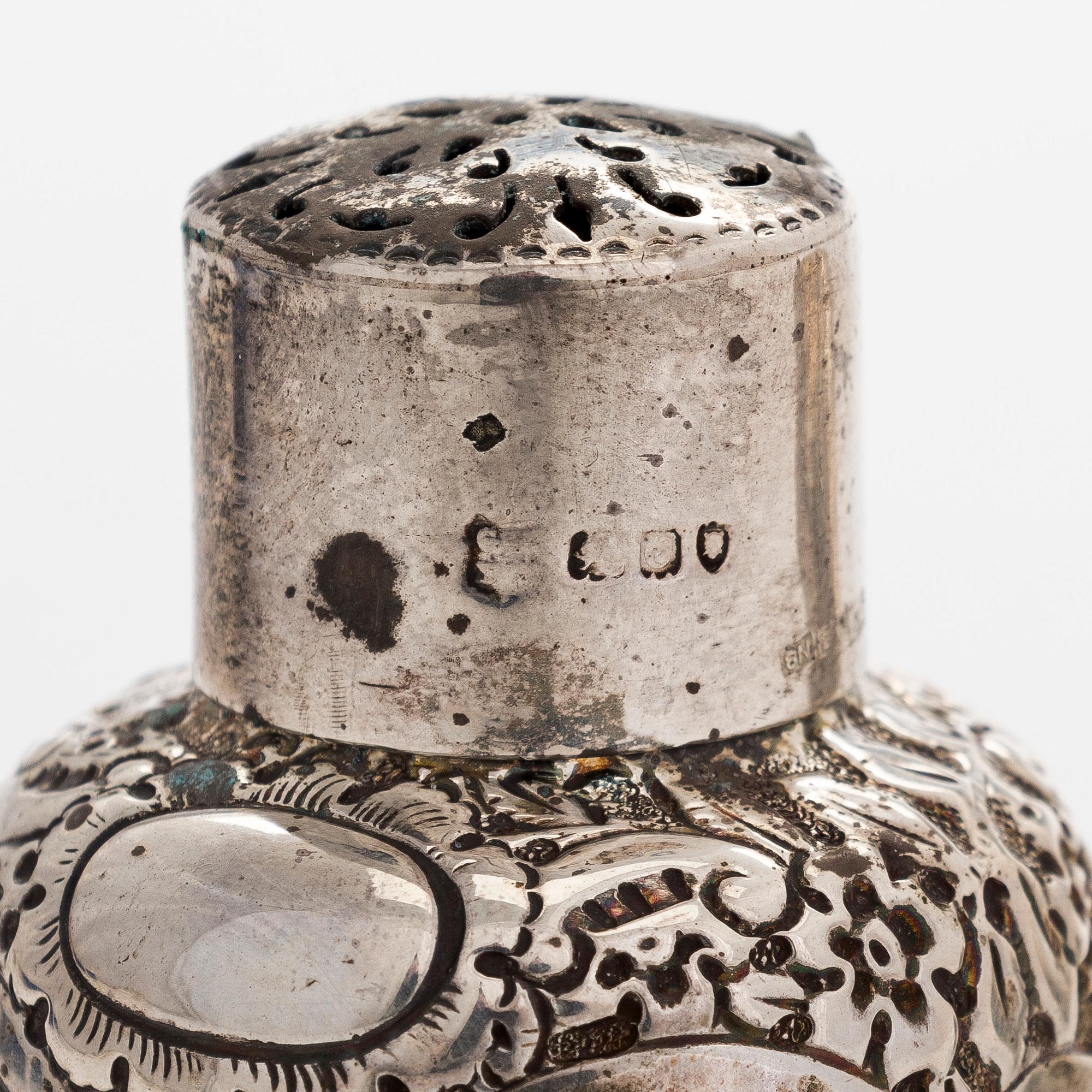 Kryddset i originaletui, 12 delar, England 1898.