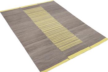 A Kilim rug, c. 235 x 173 cm.
