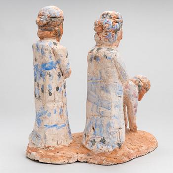 MILJA AARNIO, SKULPTUR, målad terracotta. Signerad och daterad MA -87.