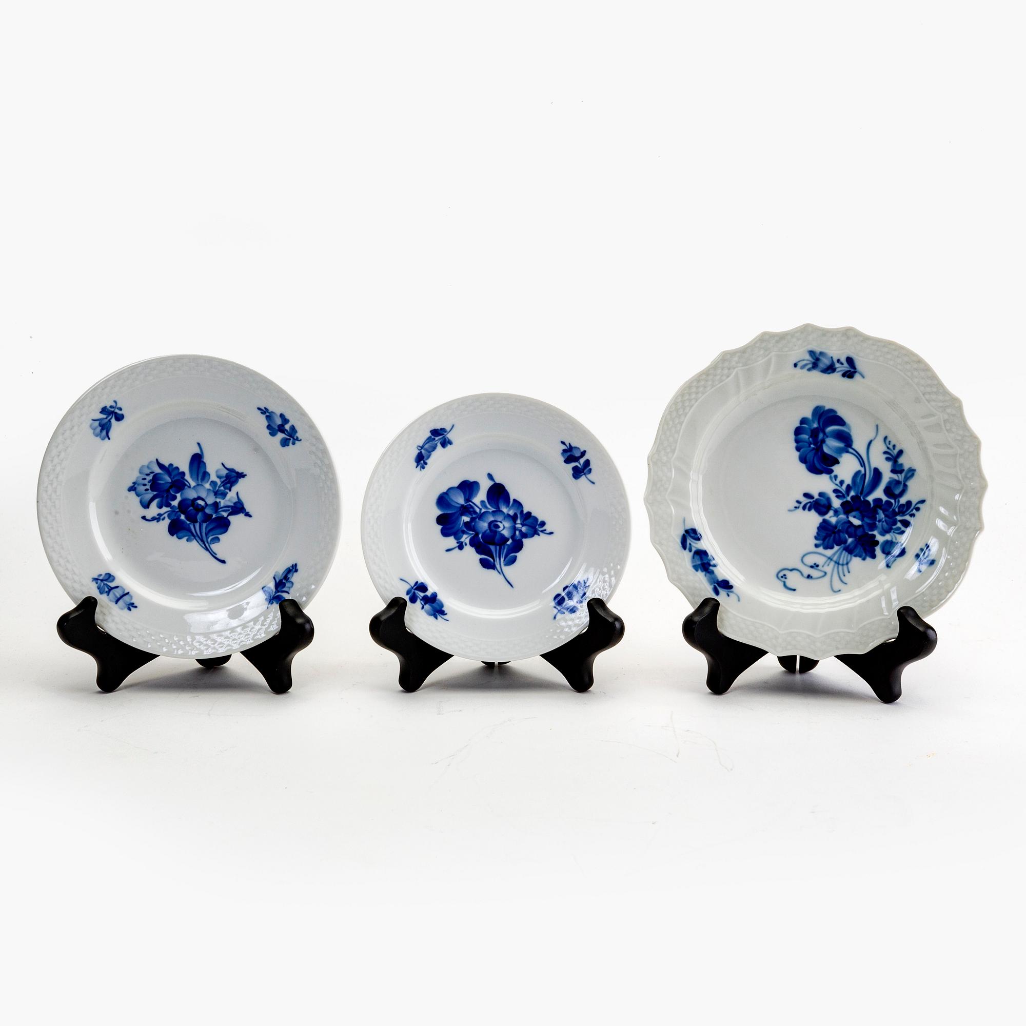 A 63 pcs Blå Blomst service from Royal Copenhagen later part of the 20th century.