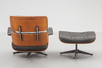 FÅTÖLJ MED FOTPALL, "Lounge chair", design Charles Eames för Hermann Miller.