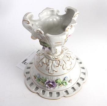 BORDSUPPSATS, 3 delar, porslin, rokokostil,
Tyskland.