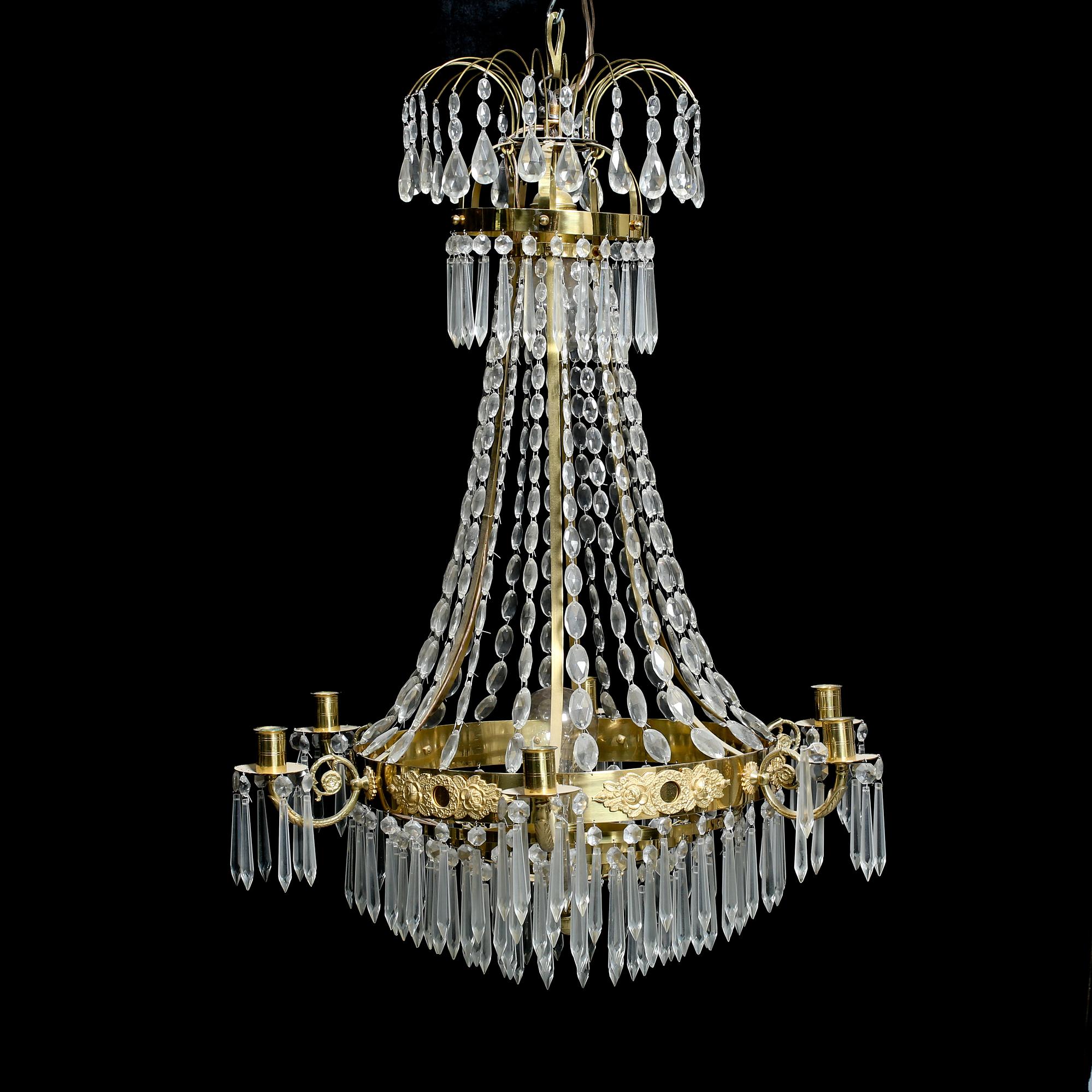 LJUSKRONA, Karl Johan-stil, 1900-talets andra hälft. Höjd ca 73 cm.