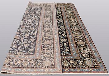 A carpet, Kashan, ca 355 x 238 cm.