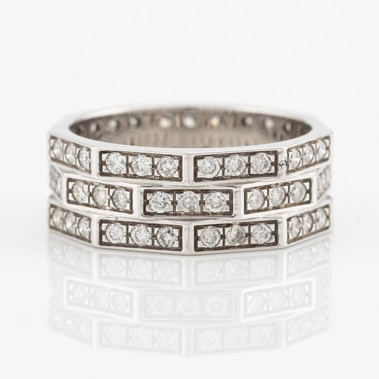 Ring in white gold, octagonal shape with brilliant-cut diamonds.