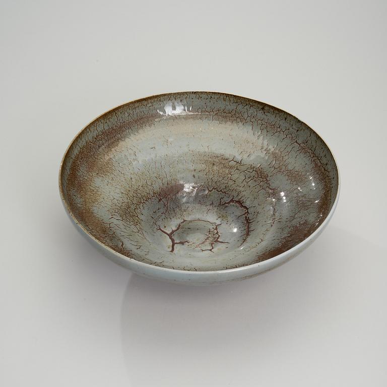 FRIEDL HOLZER-KJELLBERG, A CERAMIC DISH. Signed  F.H.Kj, Arabia 1944.