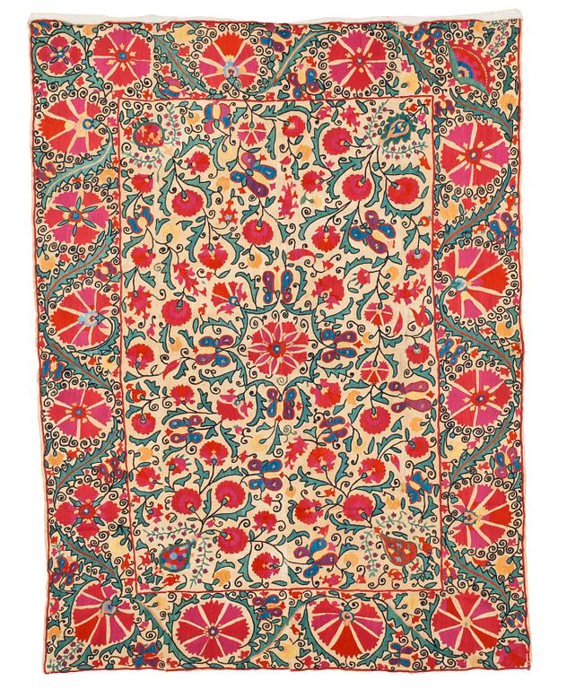 ANTIQUE UZBEK SUZANI EMBROIDERY. 163 x 122,5 cm.