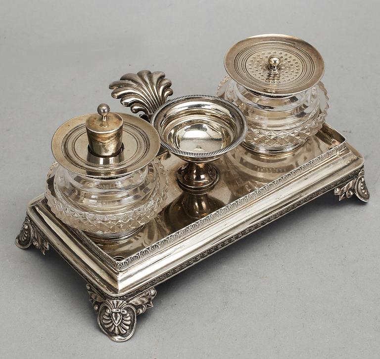 BLÄCKSTÄLL, silver, Möllenborg, 1854. Vikt, exklusive lösa skålar, 244 gram.