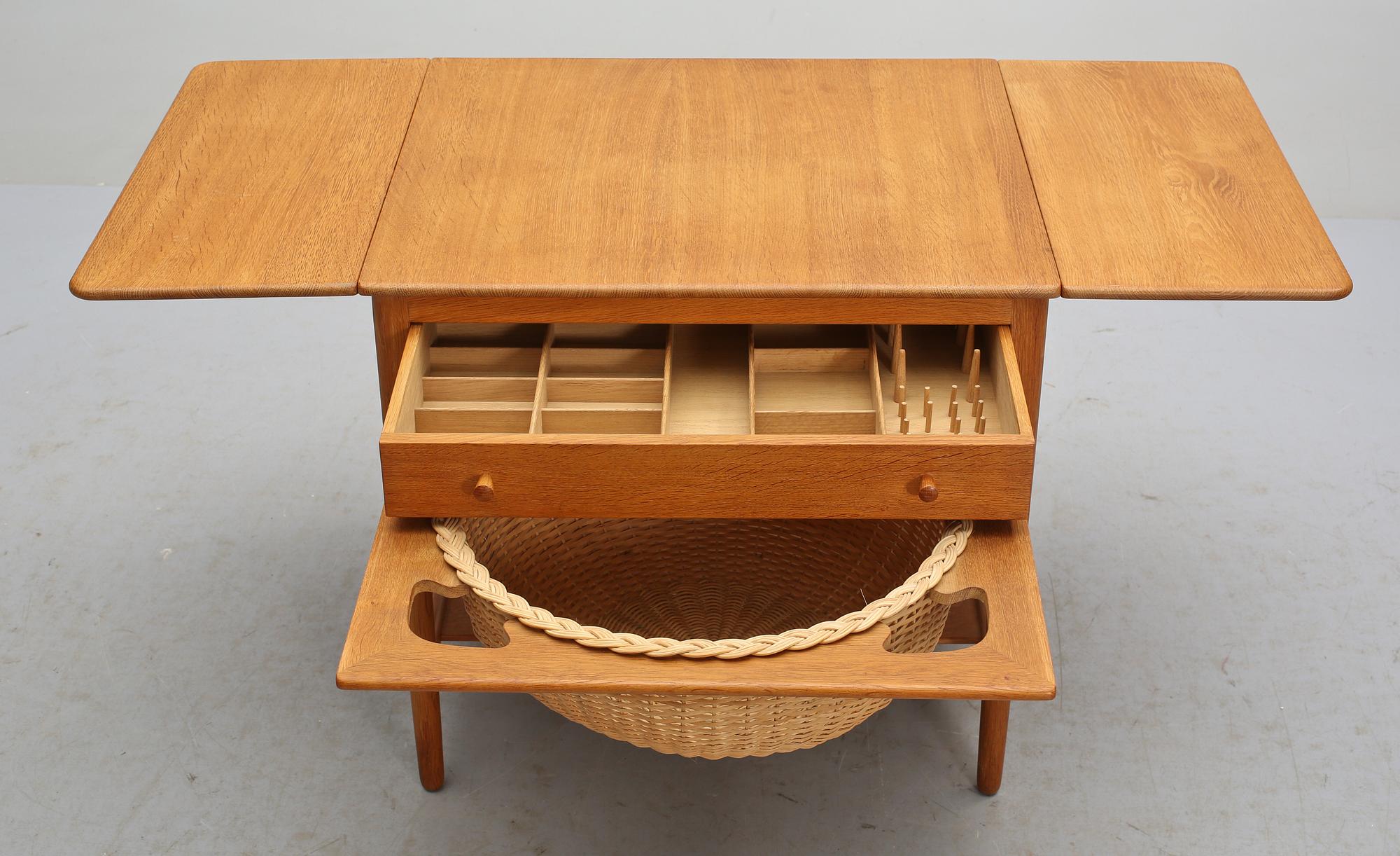 SYBORD, "AT-33", Hans J Wegner, Andreas Tuck, Danmark, 1900-talets andra hälft.