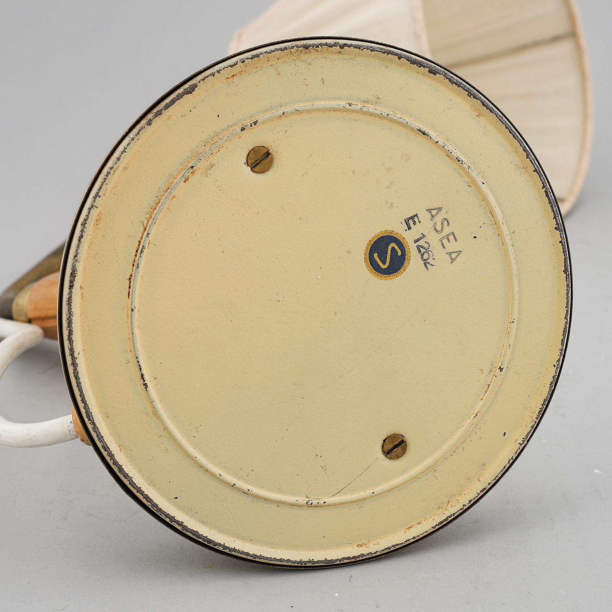 A late 20th Century table light.