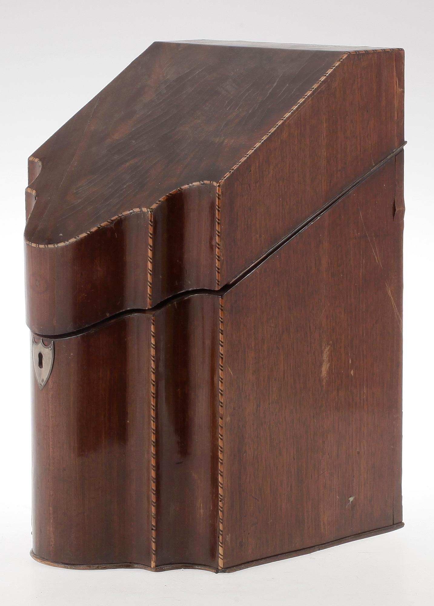 BESTICKSCHATULL, empire, 1800-tal.