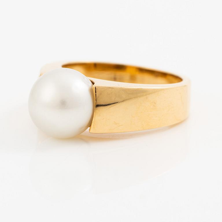 Ring, 18K gold with pearl.