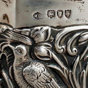 TEDOSA SAMT PLUNTA, silver, London 1894 resp Nederländerna med engelska sekundärstämplar 1887. Tot ca 274 gram.