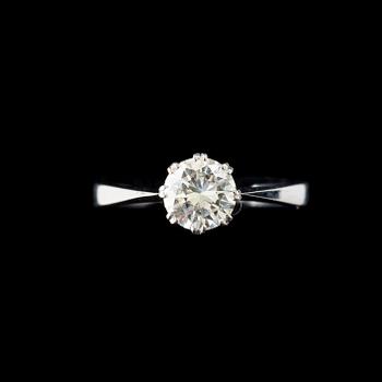 33. Ring med en briljantslipad diamant, ca 0.72 ct. Kvalitet ca I/VS.
