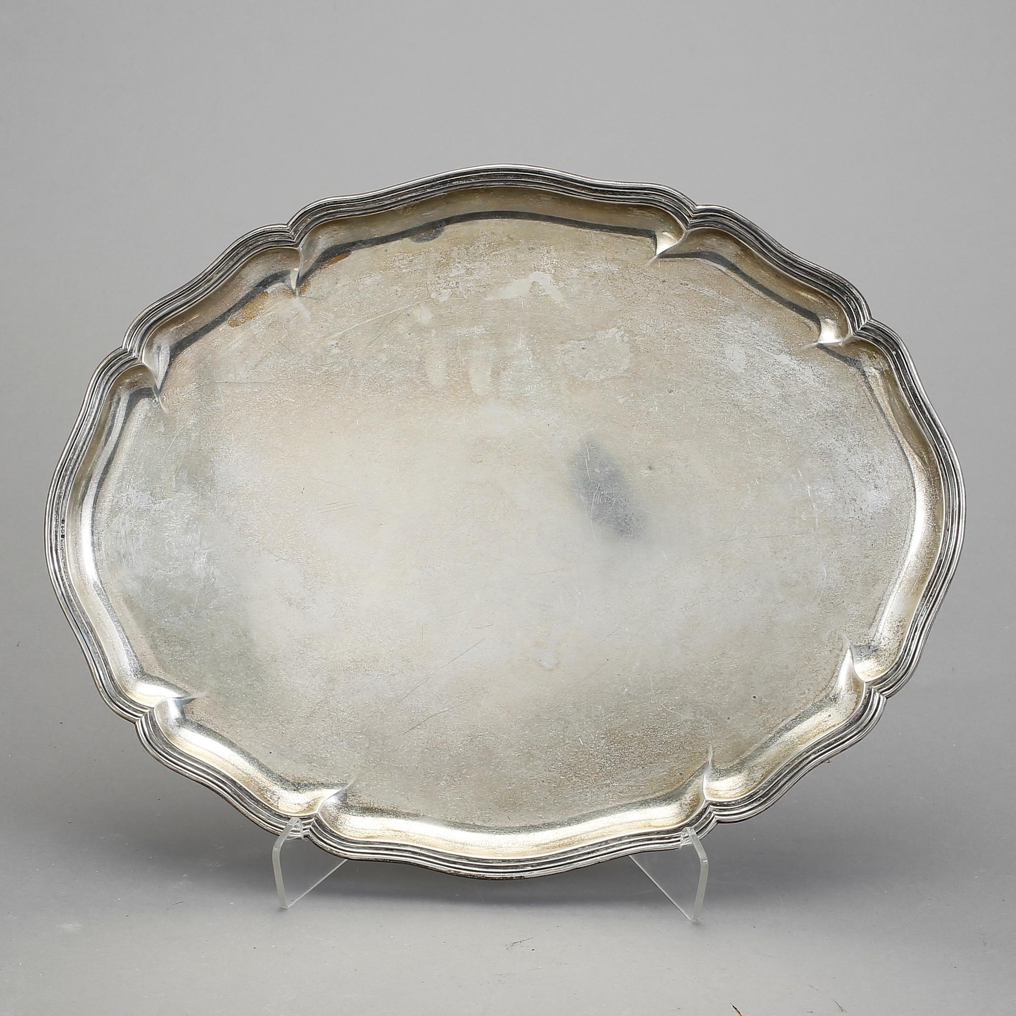 BRICKA, silver, svensk importstämpel, K. Anderson, Stockholm 1917. Vikt ca 1070 gram.