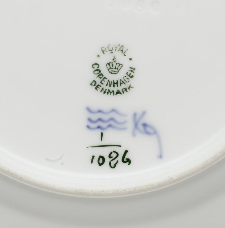 SERVISDELAR, 13 delar, porslin, Royal Copenhagen, "Musselmalet", 1900-tal.