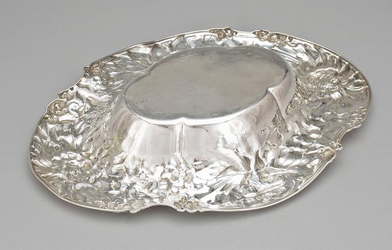 FAT, sterlingsilver, Birmingham, England, 1830-31. Tot vikt ca 587 g.