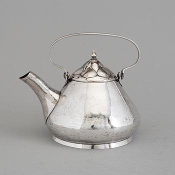 A Swedish Art Nouveau silver teapot, maker's mark CG Hallberg, Malmö, 1906.