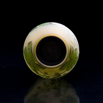 VAS, glas, art nouveau, signerad Arsall. Frankrike  ca 1900.