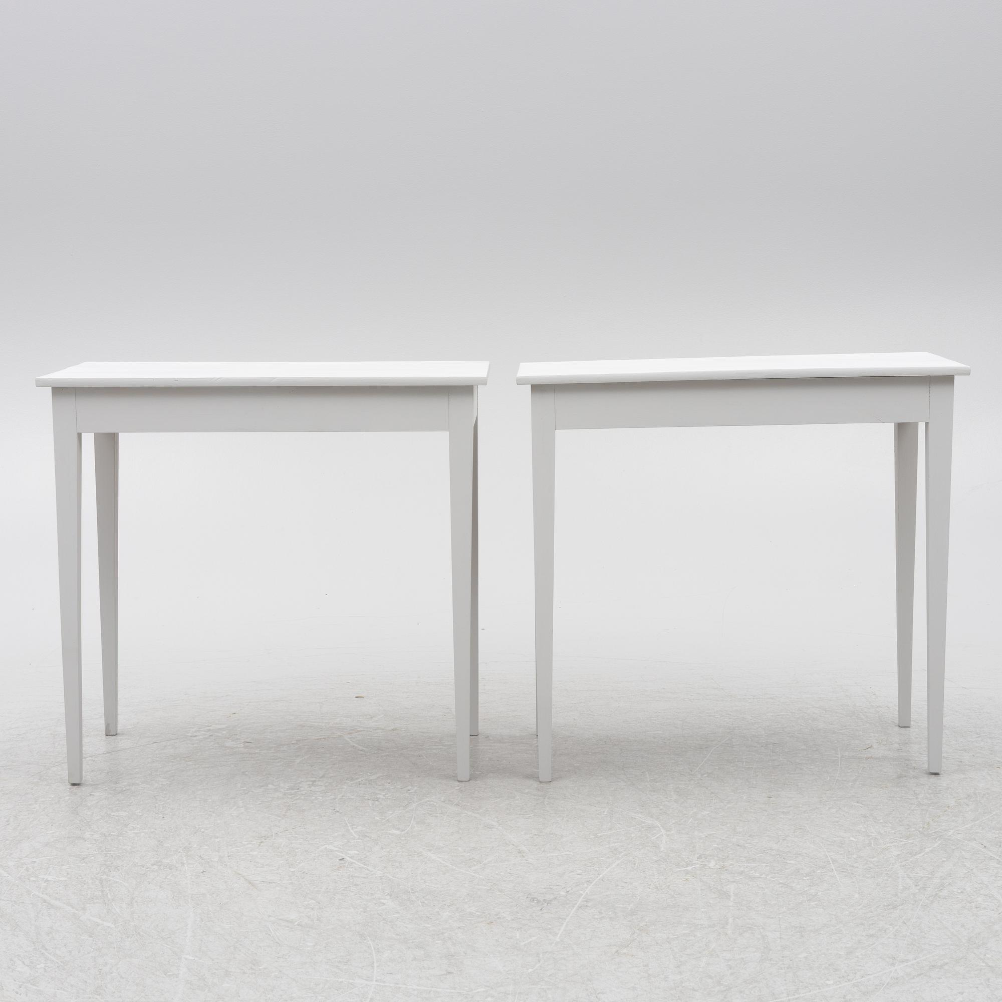 Side tables, a pair, 20th century.