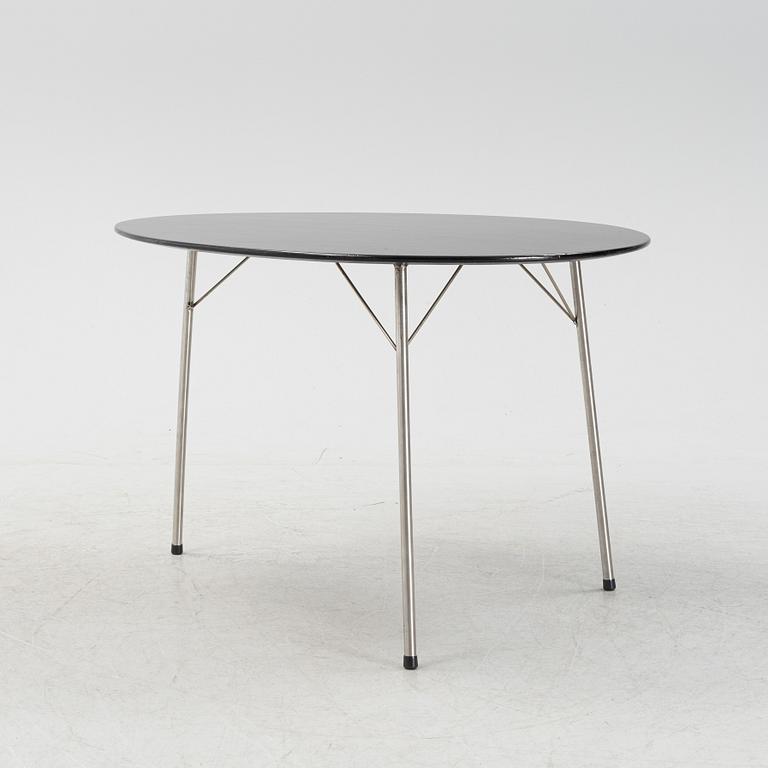 Arne Jacobsen, a model '3603' table from Fritz Hansen, 1950's.