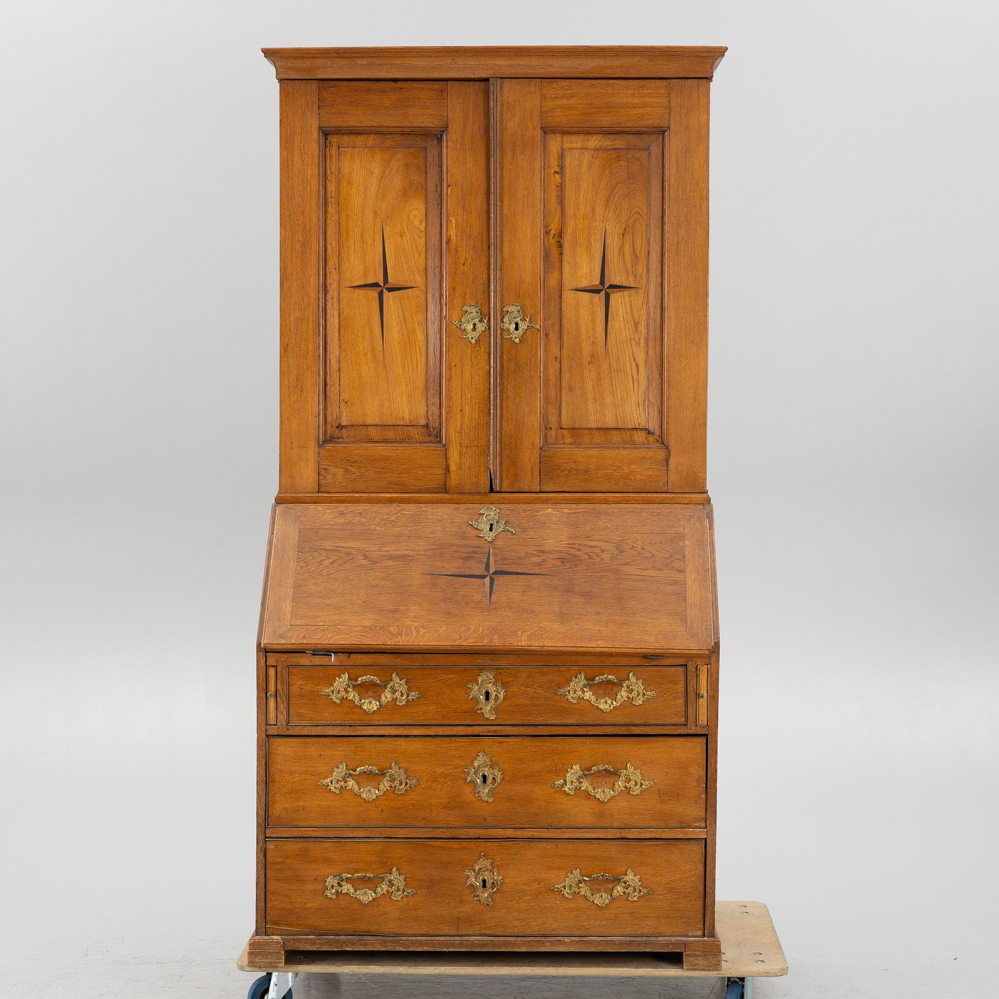 Skrivskåp, 1700-talets mitt, Senbarock.