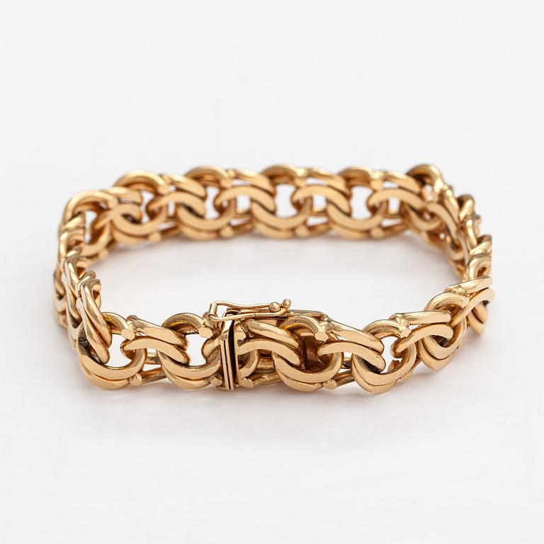 An 18K gold Bismarck bracelet. Swedish marks.